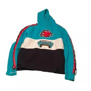 Vancouver Grizzlies ￼Mitchell and Ness Sweater Size M